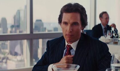 Imagem de A Batida de McConaughey em O Lobo de Wall Street: Como um Gesto Tribal se Tornou Símbolo da Mente Milionária na Internet