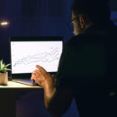 imagem de Como investir em ETFs? Saiba as vantagens e desvantagens