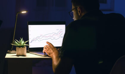 Imagem de Como investir em ETFs? Saiba as vantagens e desvantagens